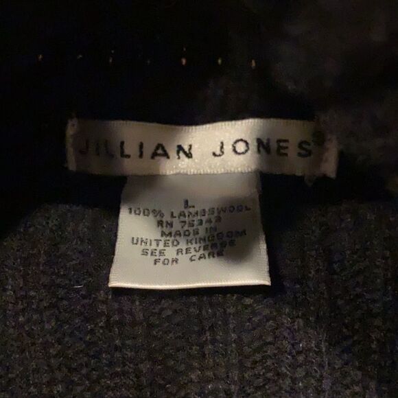 jillian jones lambs wool turtle neck sweater size L Pom Pom accent on bottom - Picture 6 of 9